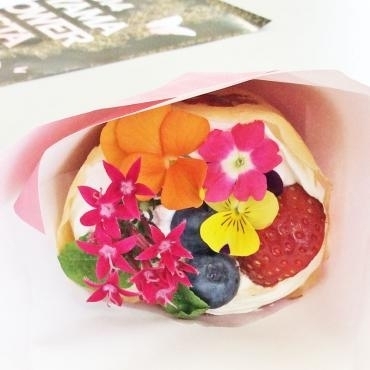 お花のクレープ。＼(◎o◎)／！｜「フローリストボンマルセ」　（富山県富山市の花キューピット加盟店 花屋）のブログ